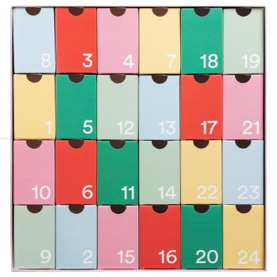 Bilde av Julekalender: Det koselige julemarked, 24x42 brikker